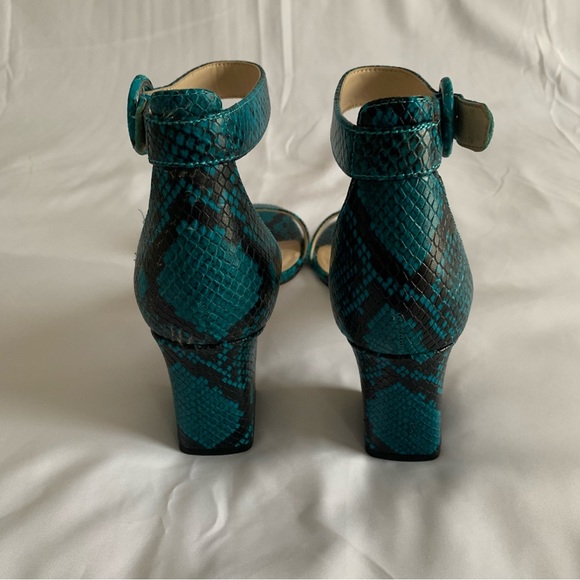 teal snakeskin heels - Picture 5 of 6
